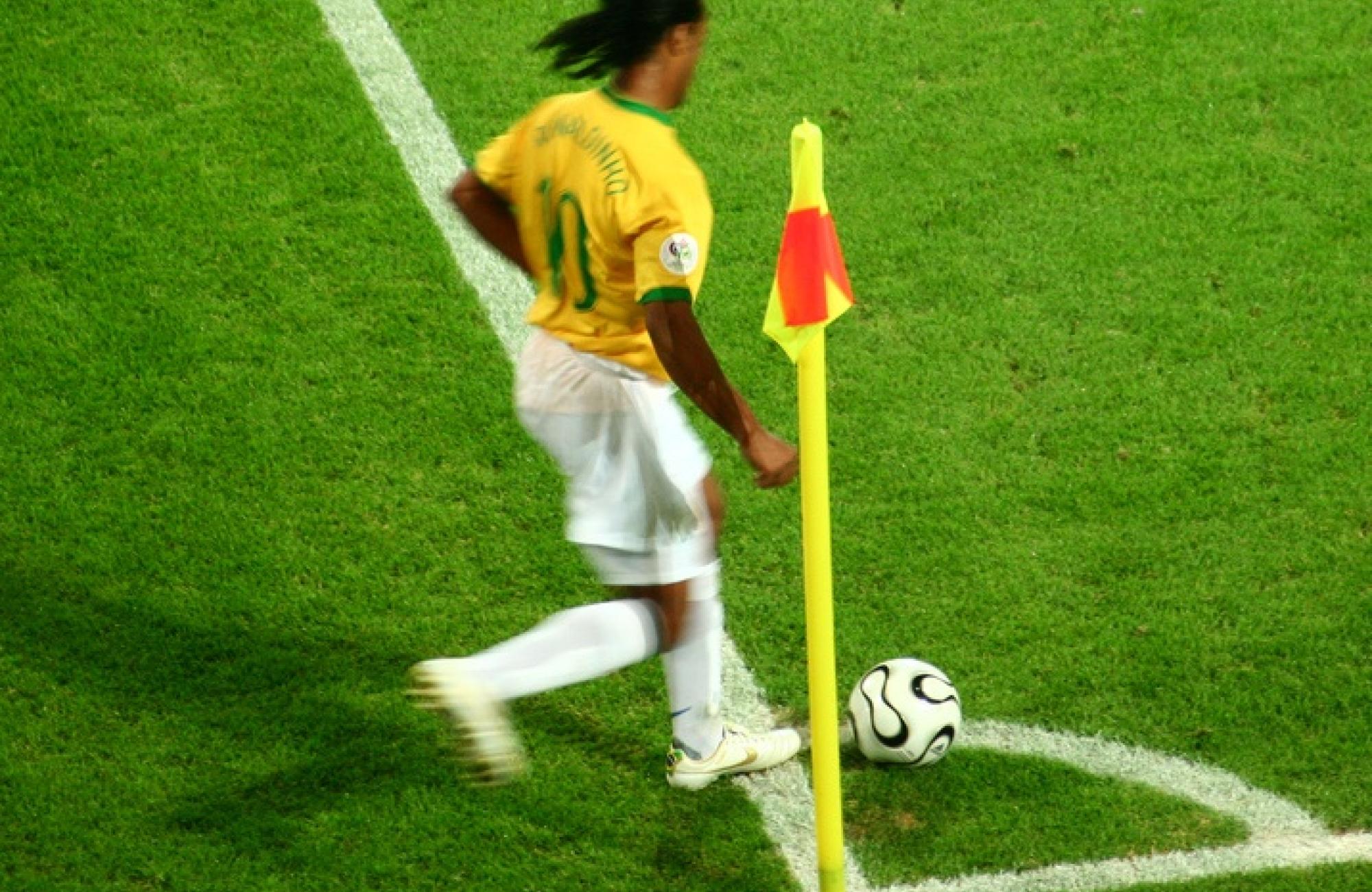 The Real Ronaldo de Assis Moreira Story