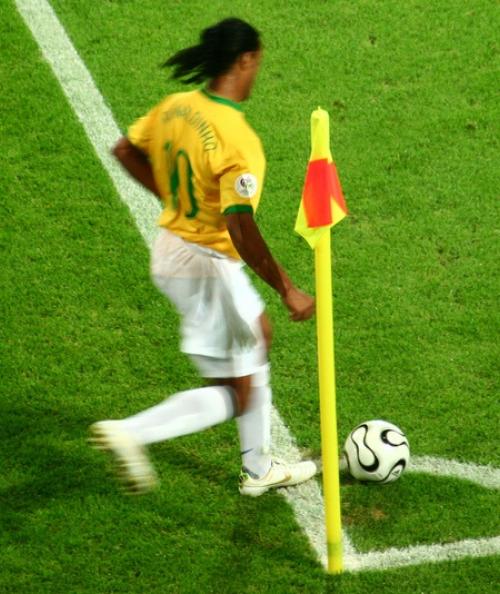 The Real Ronaldo de Assis Moreira Story